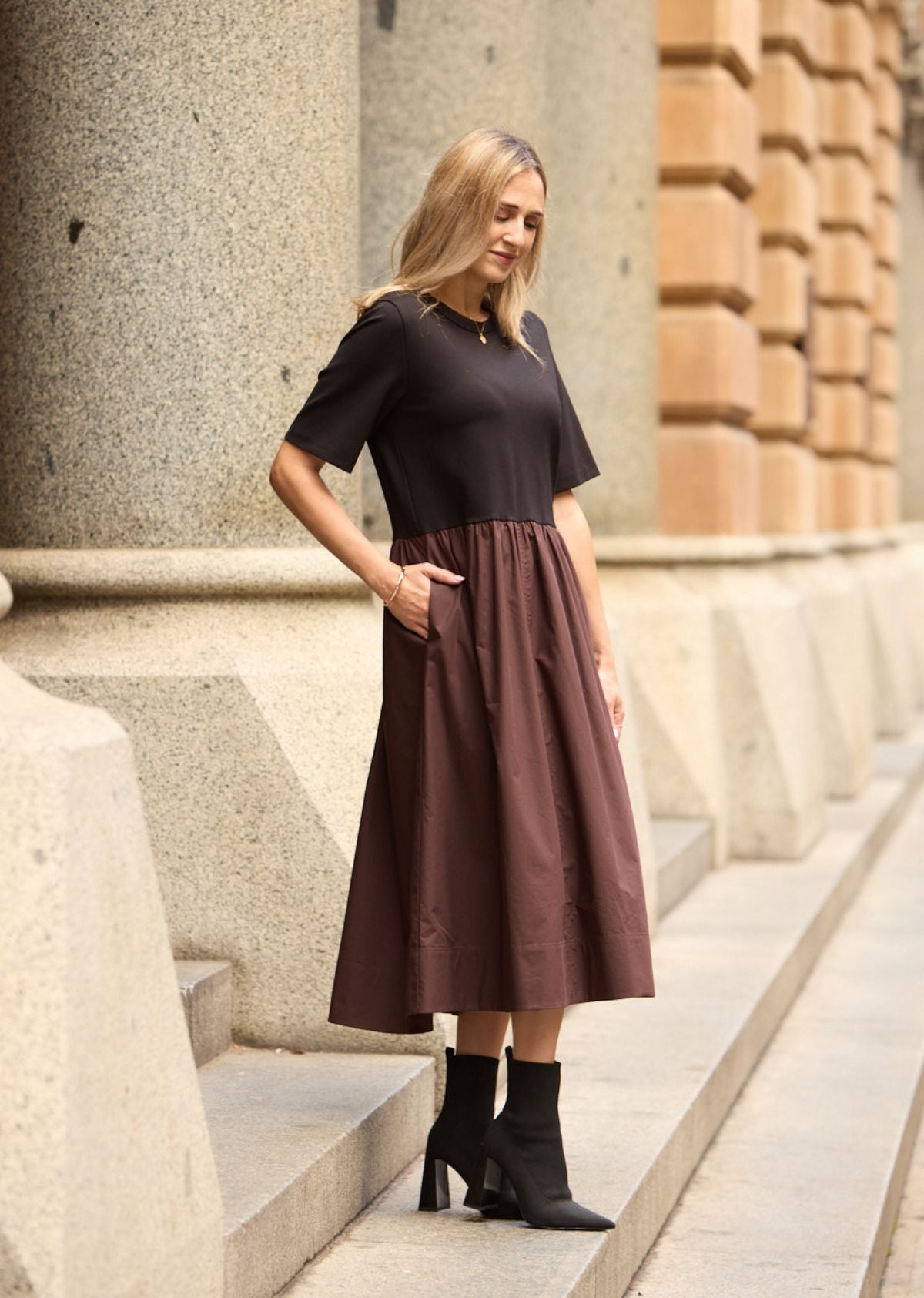 MIMI MIDI DRESS - BLACK/CHOCOLATE - PETITE