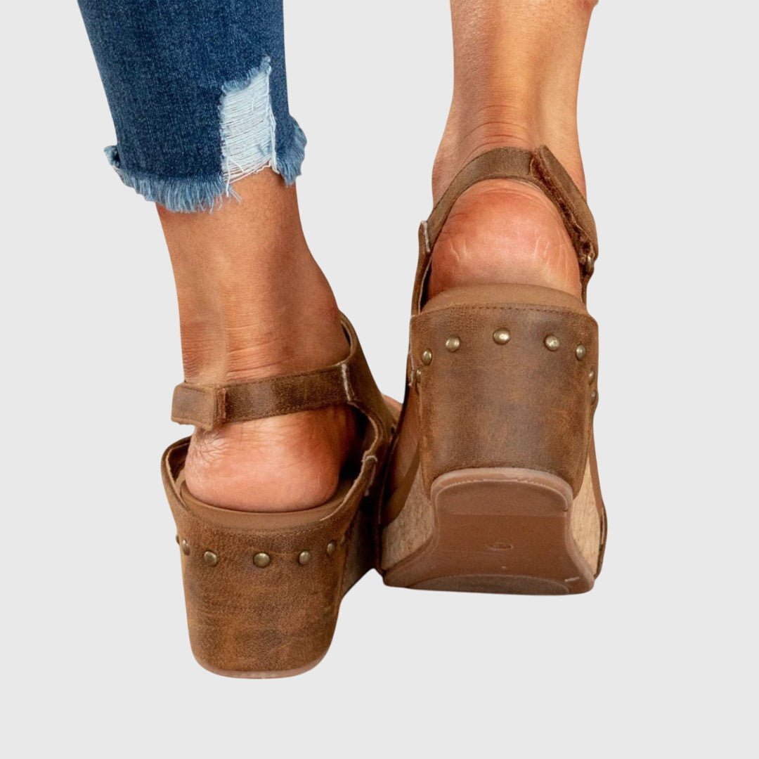 Goldenshore Women's Comfortable Flat Sandals - Open Toe Wide Strap Summer Beach Slides